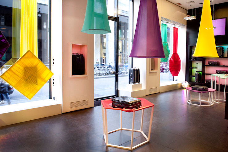 L+W_A-Voyage-in-Lightness_-interno-2_Giorgio-Fresi_samsonite
