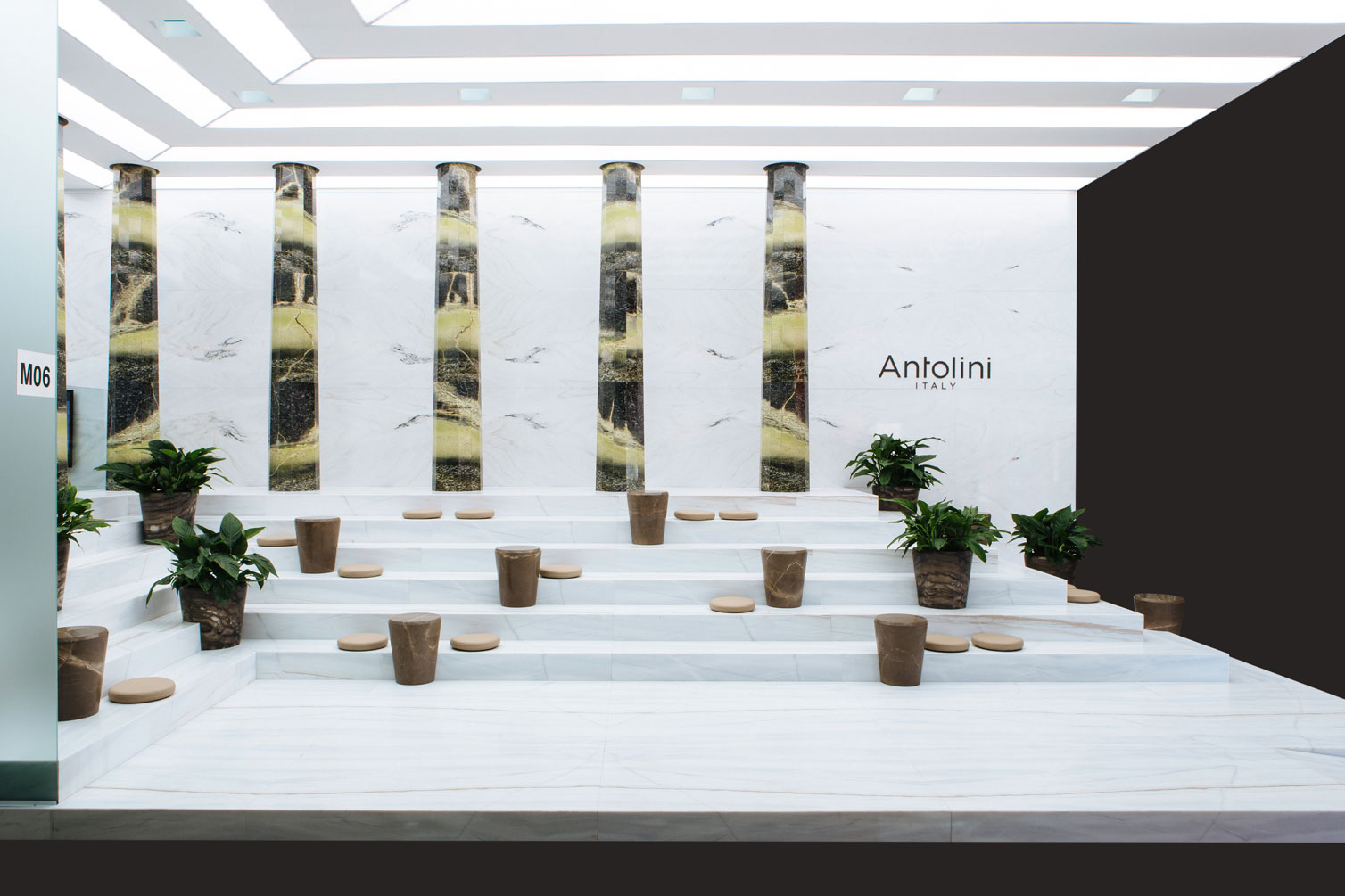 L+W_Antolini_Agora_SaloneDelMobile_booth2