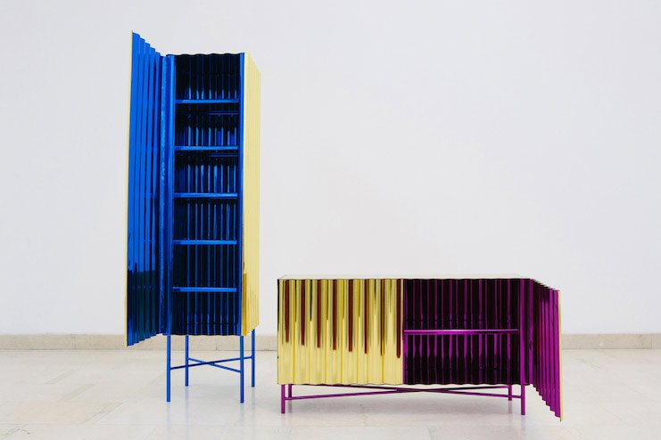 A cabinet that plays with the material perception