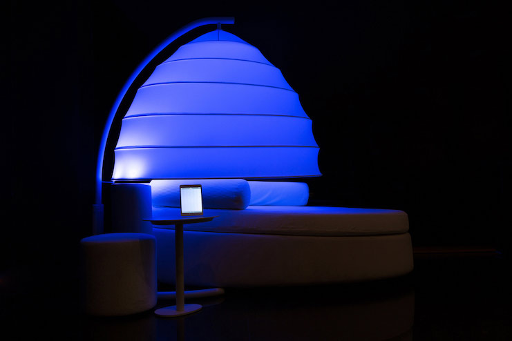 Chromotherapy device for new colour experience