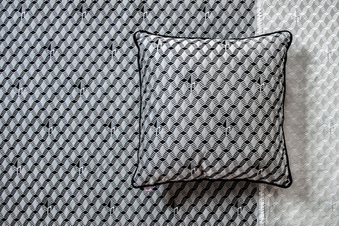 Fabrics that enhance the details of the jacquard texture through a game of fantastic architectures