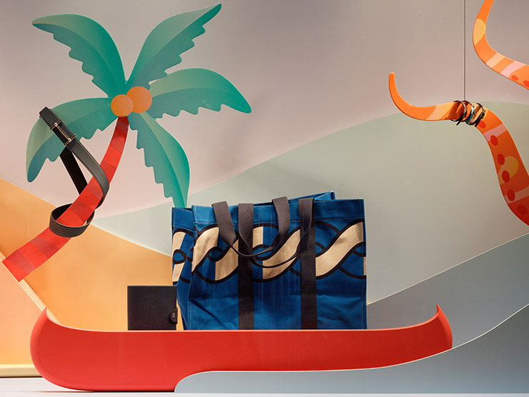 L+W_Great_little_Escape_windows_display_X_Hermes_Canoe_horizontal