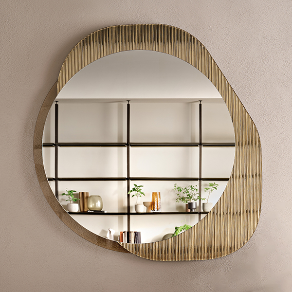 A family of mirrors that defy the rigidity of frame geometry