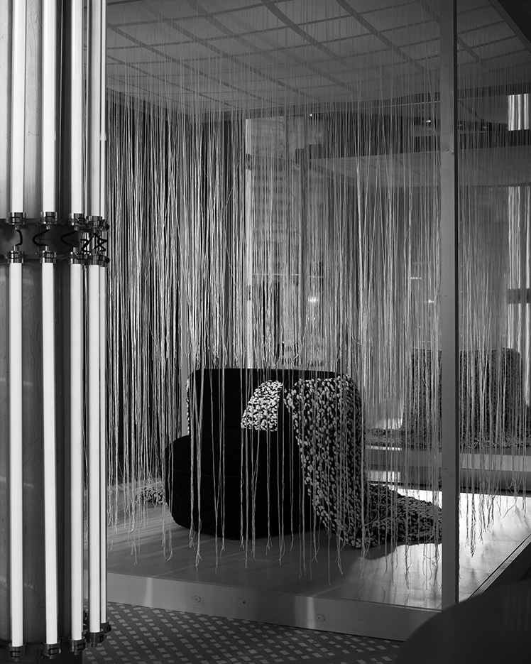 TRUSSARDI-CASA_Nebula-Armchair_Cape-Supercosy