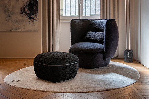 Soft, enveloping and contemporary luxury armchairs